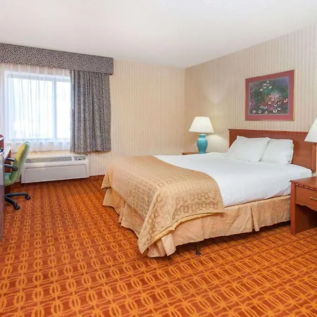Baymont By Wyndham Detroit/Roseville-3