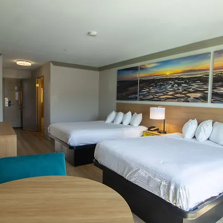 Days Inn By Wyndham Carlsbad-3