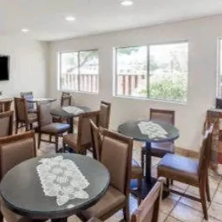 Days Inn By Wyndham San Marcos-2