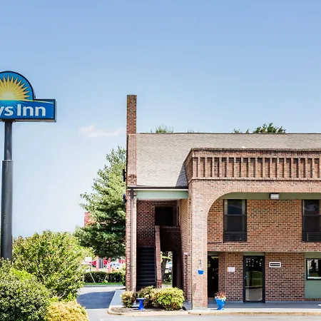 Days Inn By Wyndham Tappahannock-3