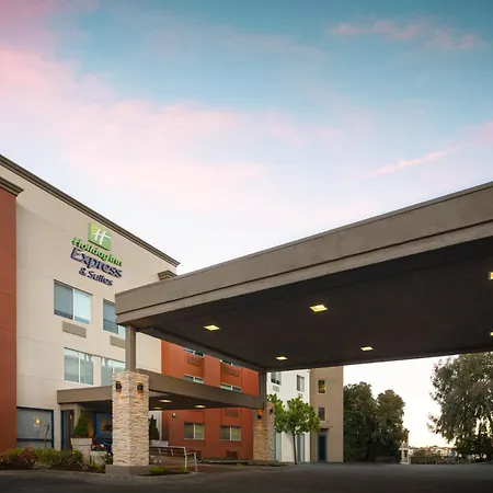 Holiday Inn Express Hotel & Suites Belmont By Ihg-2