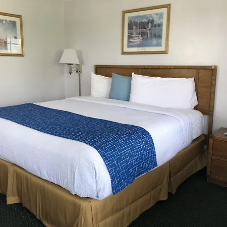 Travelodge By Wyndham Cape Cod Area-3