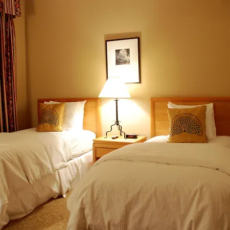 Rosellen Suites At Stanley Park-3