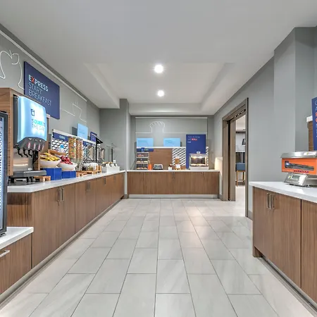Holiday Inn Express Hotel & Suites Winnie By Ihg-3