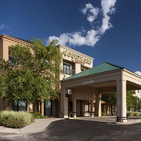 Courtyard By Marriott Wichita East-2