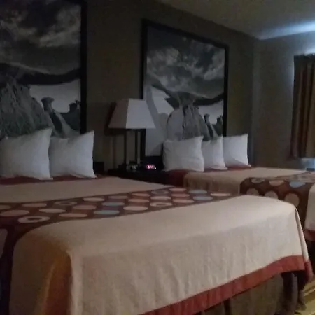 Super 8 By Wyndham Taos-2