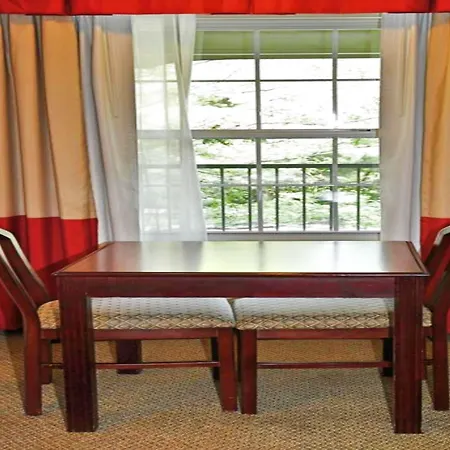 Flagship Inn & Suites-3