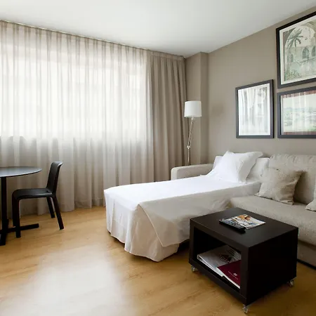 Aparthotel Atenea Barcelona-2