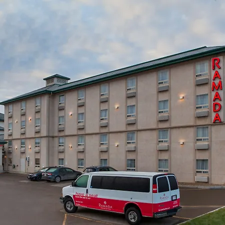 Ramada By Wyndham Red Deer Hotel & Suites-3