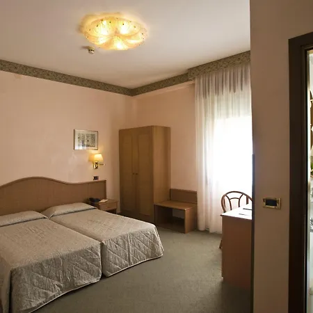 Hotel Villa Tiziana-2