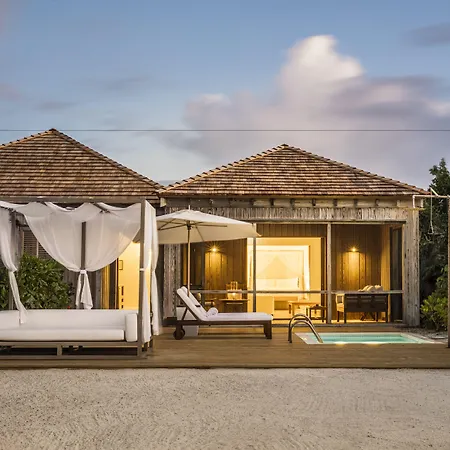 Como Parrot Cay-3
