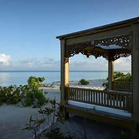 Como Parrot Cay-2
