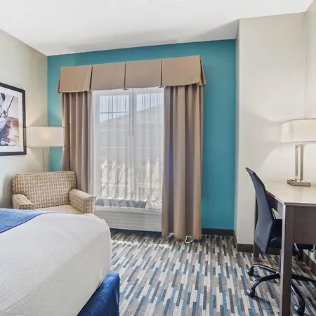 Blue Water Inn & Suites BW Signature Collection-3