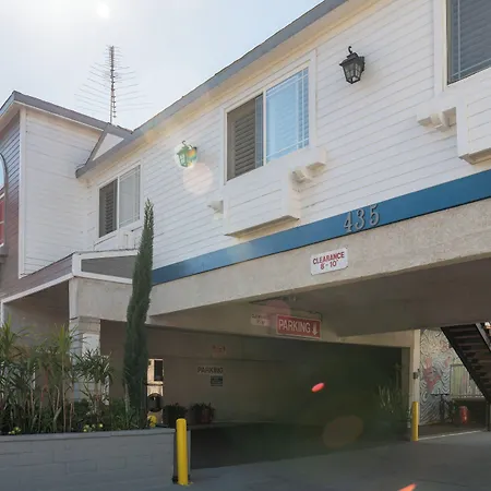 Ramada By Wyndham Redondo Beach-3