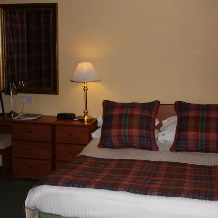 Loch Kinord Hotel-2