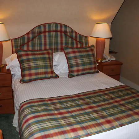 Loch Kinord Hotel-2