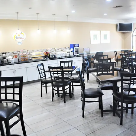 Super 8 By Wyndham Galveston-3