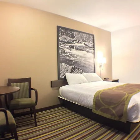 Super 8 By Wyndham Kenora-3