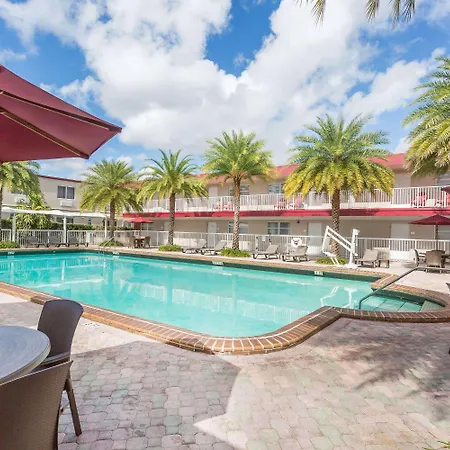 Ramada By Wyndham Miami Springs/Miami International Airport-2