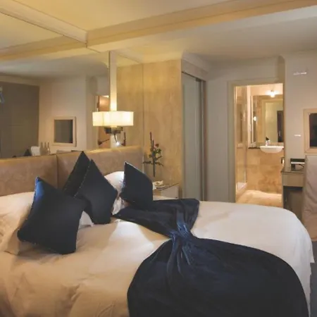 Cobo Bay Hotel-3