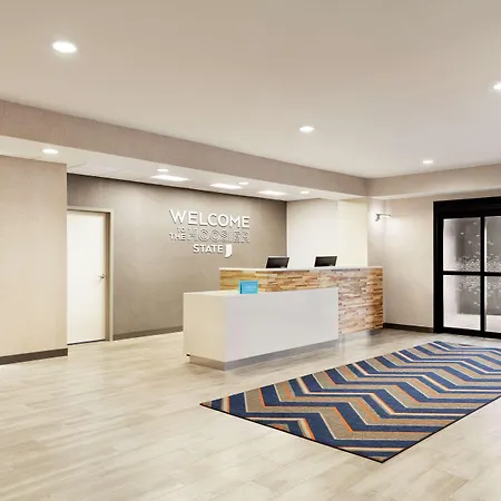 Hampton Inn & Suites Valparaiso-2