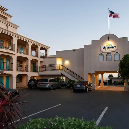 Edgewater Inn And Suites-2