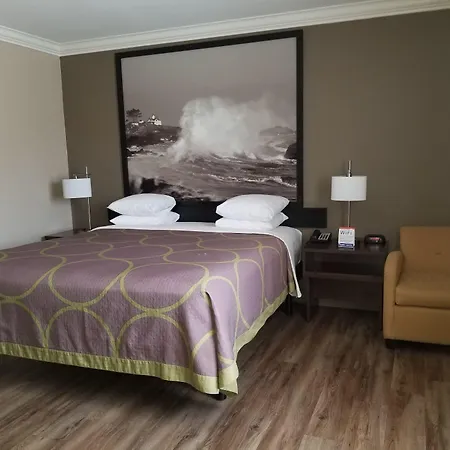 Super 8 By Wyndham Los Angeles-Culver City Area-2