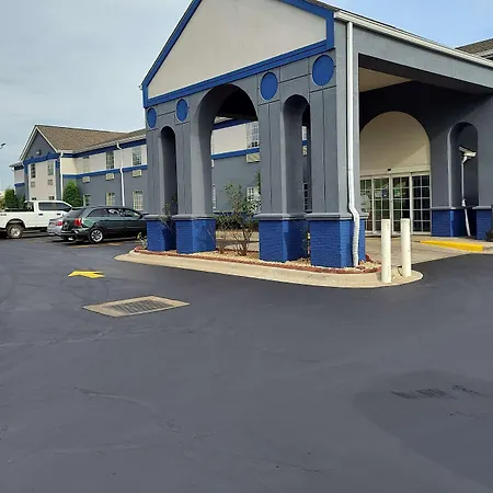 Days Inn & Suites By Wyndham Huntsville-3