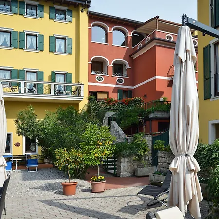 Lake Front Hotel Brenzone-3