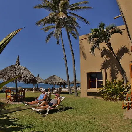 Villas El Rancho Green Resort-2