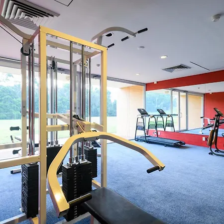 Lakeside Hotel And Conference Centre-2