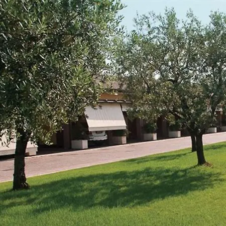 Vip'S Motel Luxury Accommodation & Spa-3