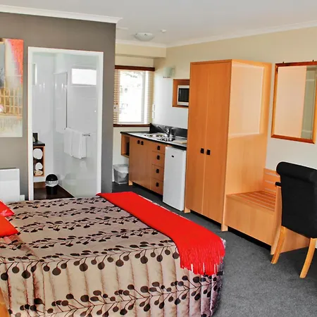 Beachcomber Inn Picton-2