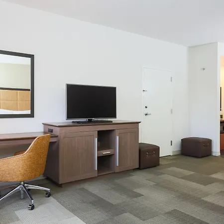 Hampton Inn & Suites Camarillo-2
