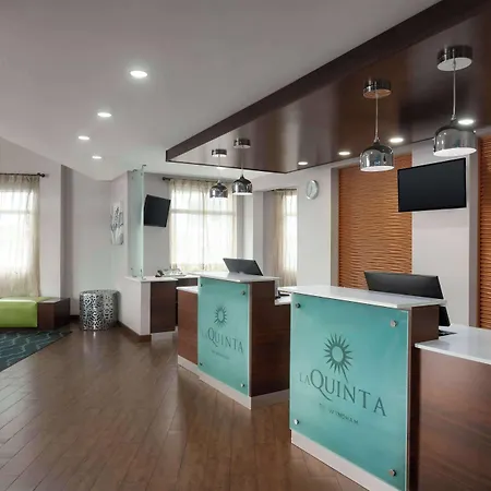 La Quinta By Wyndham Oceanfront Daytona Beach-3
