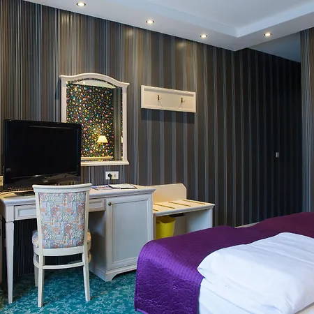 Hotel Zwanenburg Amsterdam Airport-3
