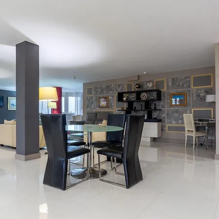 Chateau La Roca-2