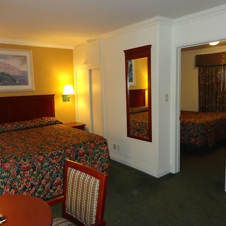 Redondo Inn And Suites-3