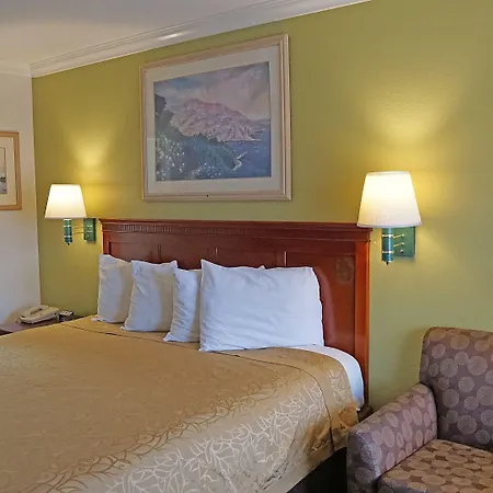 Redondo Inn&Suites-2