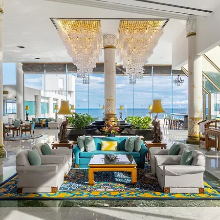 Royal Wing Suites & Spa Pattaya-2