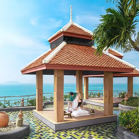 Royal Wing Suites & Spa Pattaya-3