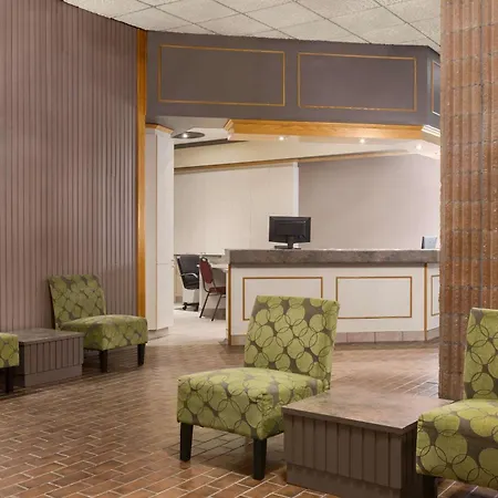 Travelodge By Wyndham Baie Comeau-3