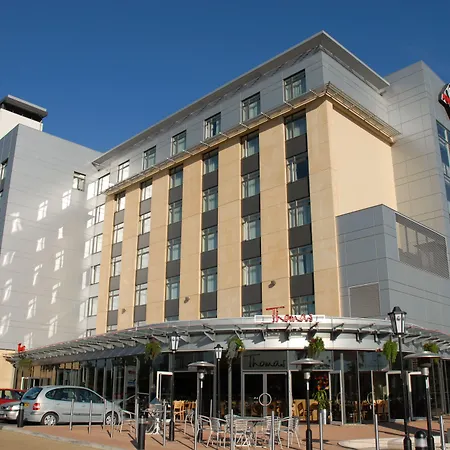 Future Inn Cardiff Bay-2