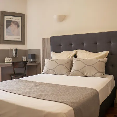 Plazza Hotel-2