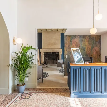 Hostellerie Du Chateau Des Fines Roches-3