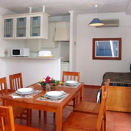 Apartamentos Turisticos Regina-3