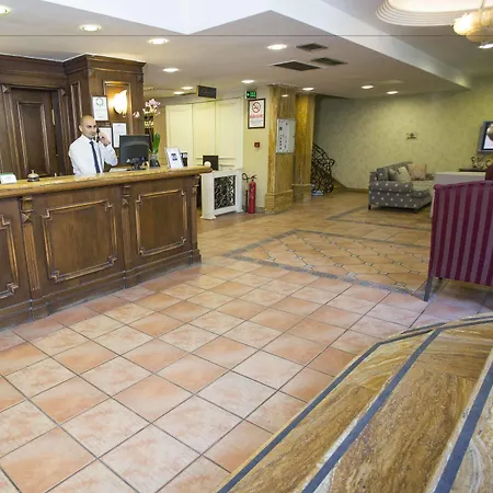 Golden Crown Hotel-2