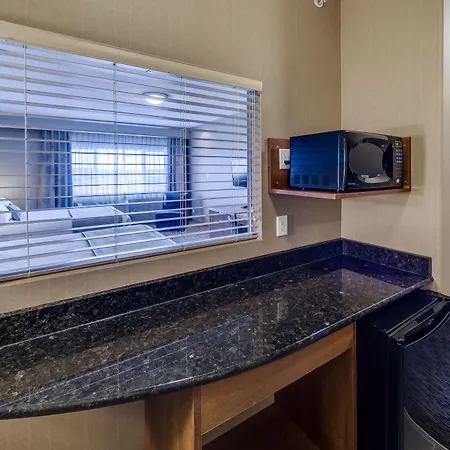 Heritage Inn Hotel & Convention Centre - Pincher Creek-3