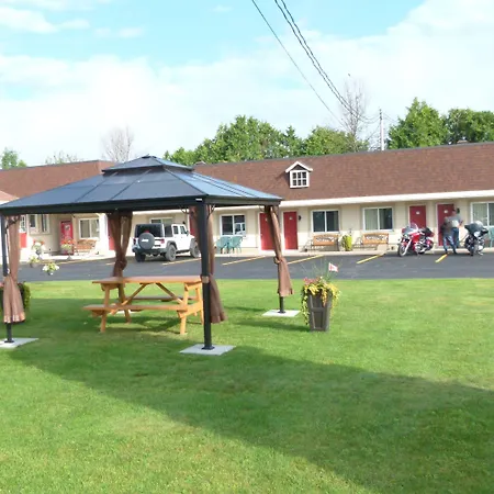 Country Squire Motel-2
