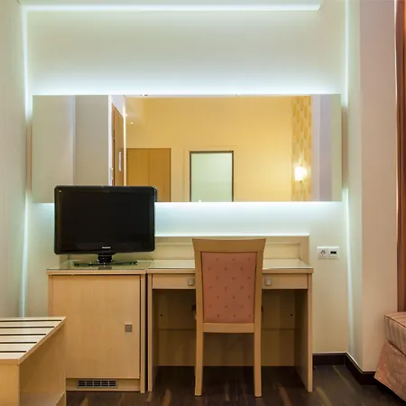 Amazon Hotel-2